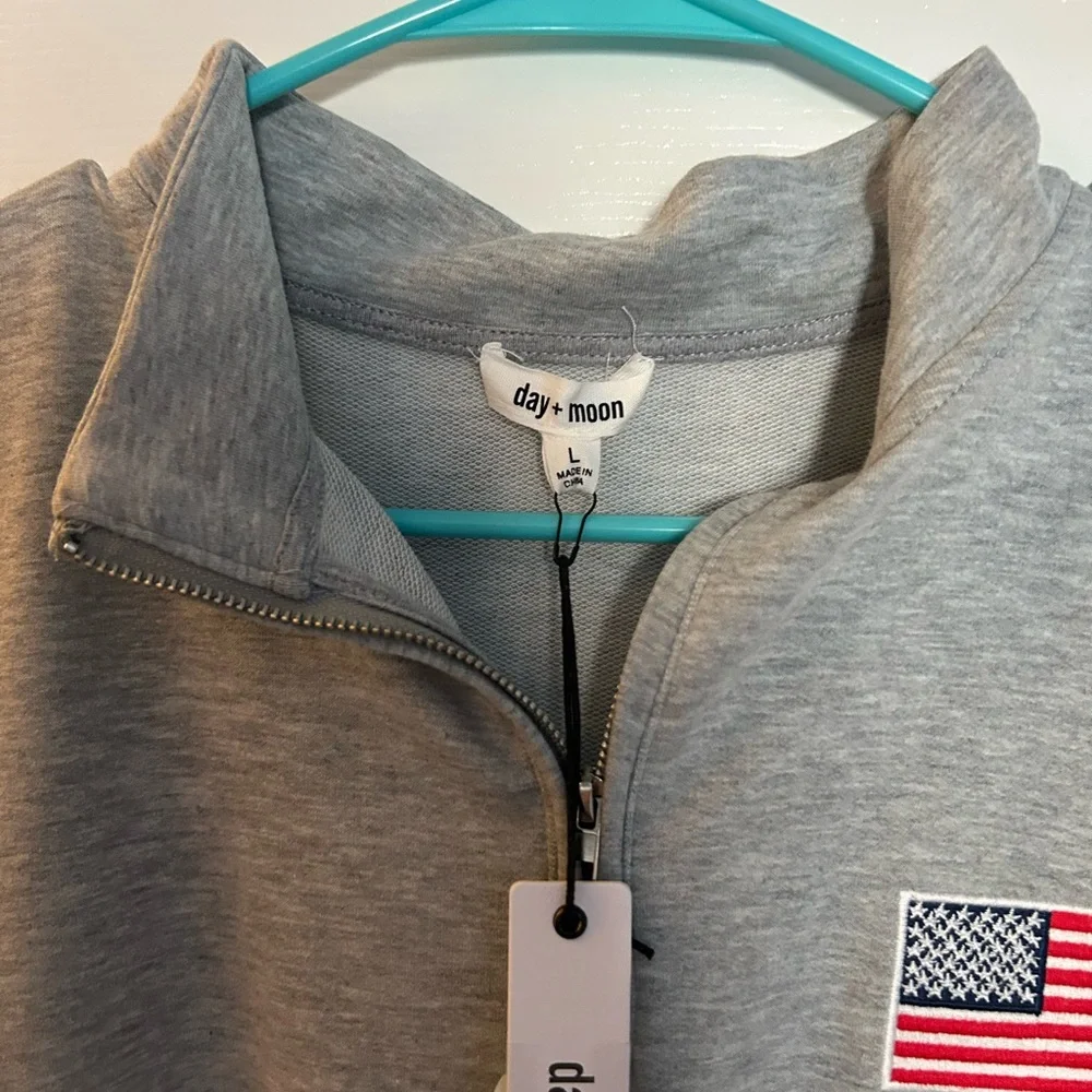 Gray USA Flag Quarter-Zip Sweatshirt - Picture 3 of 4